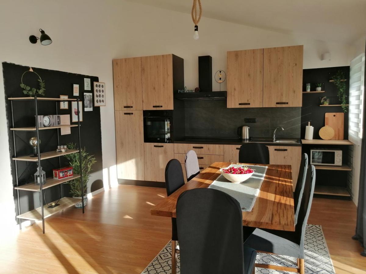 Apartment Near The Sea-Self Check-In Podstrana Luaran gambar