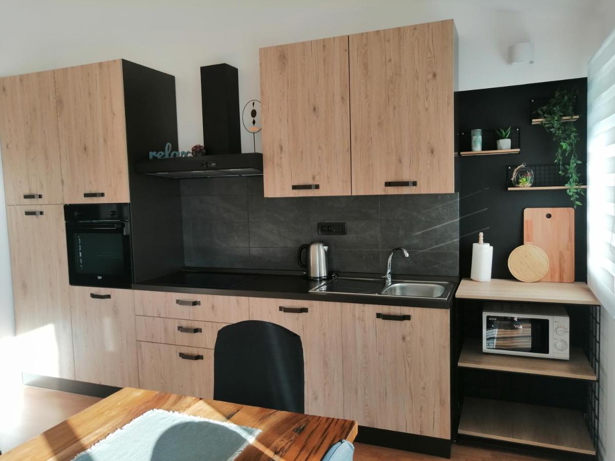 Apartment Near The Sea-Self Check-In Podstrana Luaran gambar